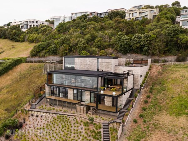 Дом из бетона с видом на океан
Дом из бетона с видом на океан