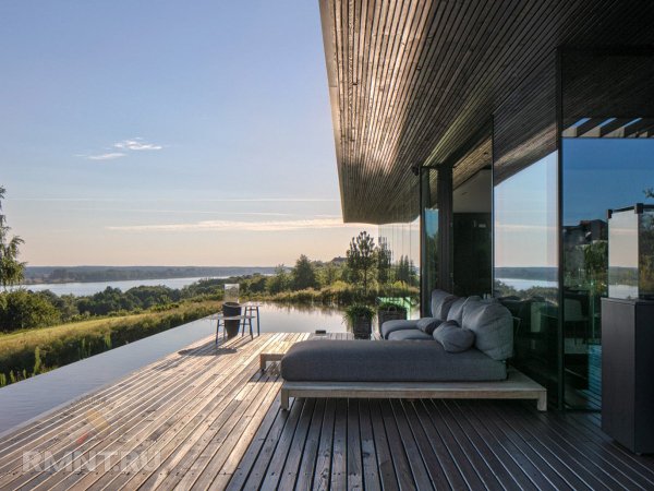 





Оригинальный дом с&nbsp;видом на&nbsp;реку



