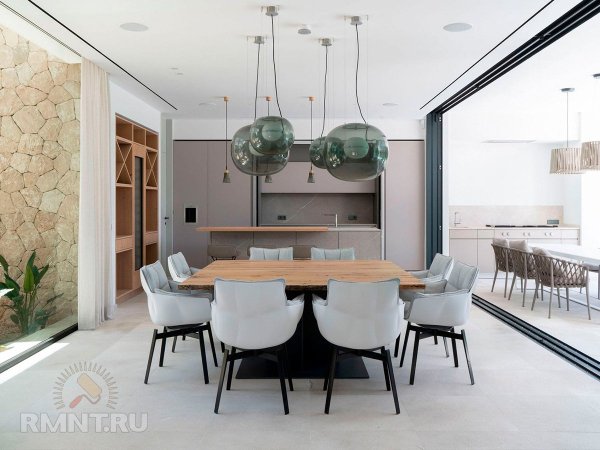 





Удивительная вилла на средиземноморском побережье



