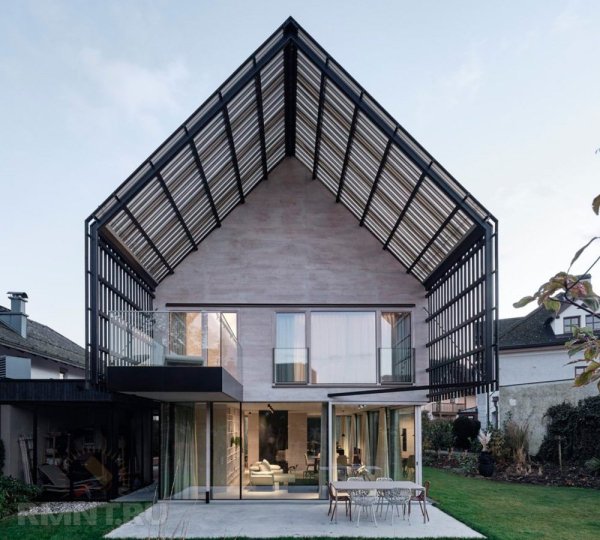 





Деревянный дом с&nbsp;уникальной крышей



