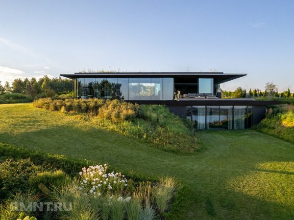 





Оригинальный дом с&nbsp;видом на&nbsp;реку



