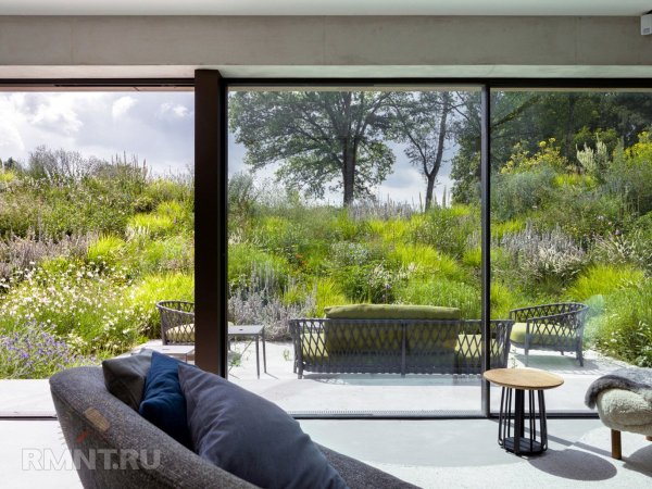 





Современный дом-землянка с&nbsp;минималистичным интерьером



