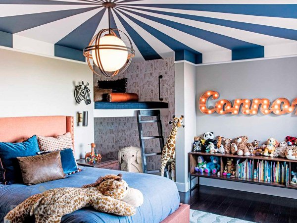 





Пять причин использовать цветной потолок в&nbsp;интерьере



