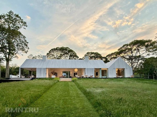 





Семейный дом на&nbsp;побережье с&nbsp;минималистичным интерьером



