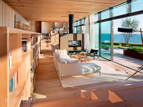 





Интегрированный в&nbsp;природу загородный дом с&nbsp;зелёной крышей



