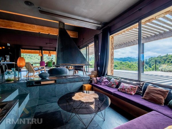 





Дом в традиционном стиле среди холмов Корсики



