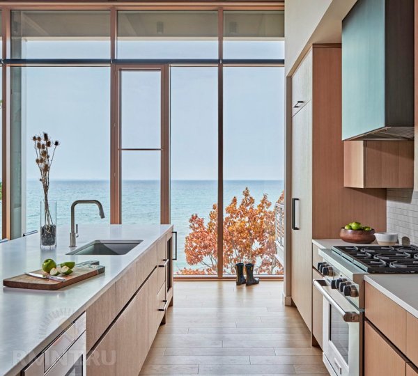 





Изумительный дом на&nbsp;пляже с&nbsp;видом и&nbsp;выходом на озеро



