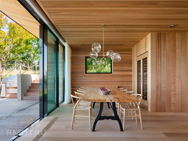 





Интегрированный в&nbsp;природу загородный дом с&nbsp;зелёной крышей



