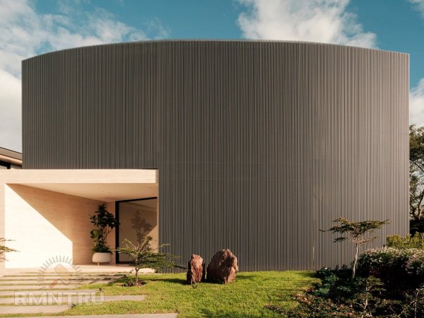 





Дом, построенный вокруг дерева



