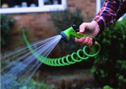 Какой шланг для полива лучше выбрать: популярные виды + на что смотреть при выборе Какой шланг для полива лучше выбрать: популярные виды + на что смотреть при выборе