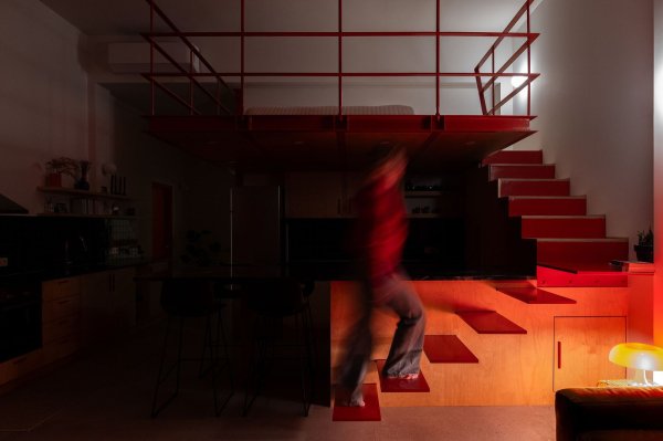 Многоуровневый лофт с индустриальной атмосферой Многоуровневый лофт с индустриальной атмосферой