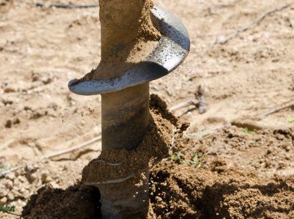 Как найти воду для скважины: обзор эффективных методов поиска водоносного слоя Как найти воду для скважины: обзор эффективных методов поиска водоносного слоя