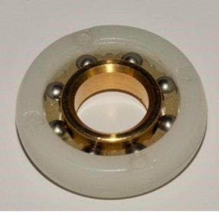 Ролики для душевых кабин: критерии выбора фурнитуры для дверей, инструкции по монтажу и замене Ролики для душевых кабин: критерии выбора фурнитуры для дверей, инструкции по монтажу и замене