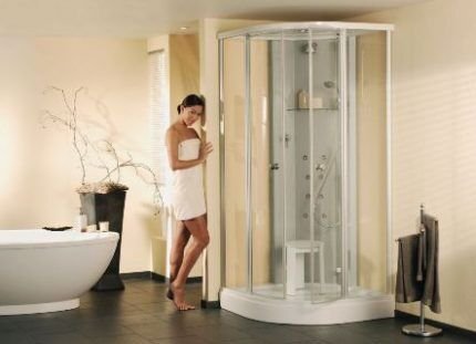 Ролики для душевых кабин: критерии выбора фурнитуры для дверей, инструкции по монтажу и замене Ролики для душевых кабин: критерии выбора фурнитуры для дверей, инструкции по монтажу и замене