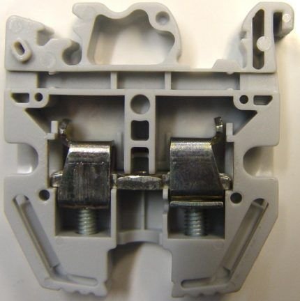 Клеммы для соединения проводов: какие клеммники лучше и как с ними работать Клеммы для соединения проводов: какие клеммники лучше и как с ними работать