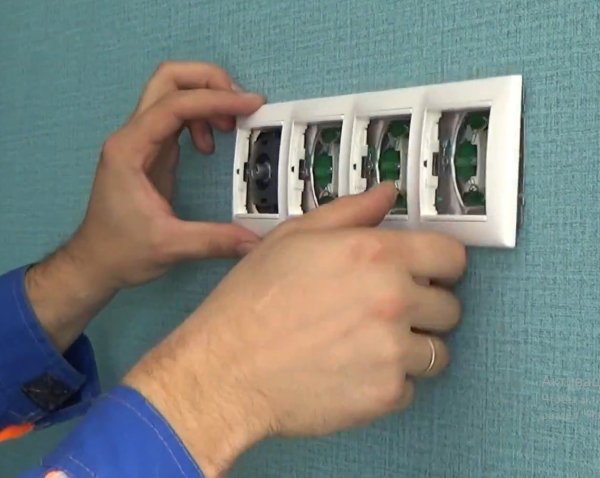 Электромонтаж с нуля: пошаговая установка розеток Электромонтаж с нуля: пошаговая установка розеток