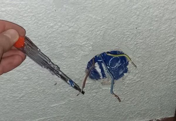 Электромонтаж с нуля: пошаговая установка розеток Электромонтаж с нуля: пошаговая установка розеток