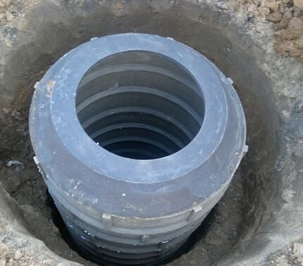 Вставка в бетонный септик: как выполнить гидроизоляцию с помощью пластиковой вставки