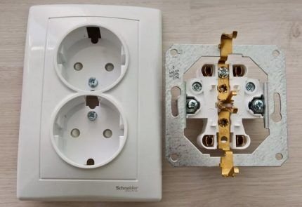 Как установить и подключить розетку: пошаговое руководство Как установить и подключить розетку: пошаговое руководство